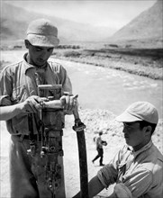 afghans au travail le long de la nouvelle route, 1960