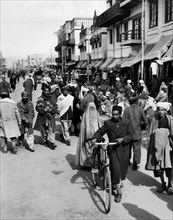 une rue animée de kaboul, 1956
