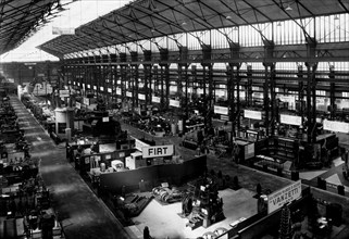 vue du pavillon de la mécanique à la foire de milan, 1920