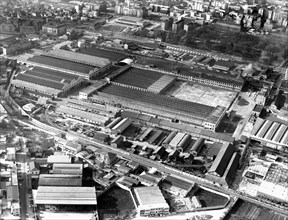 vue aérienne de l'usine o.m., 1963