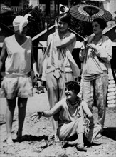 italie, lido de venise, groupe d'amis sur la plage, 1927