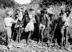 inde, népal, porteurs indigènes, 1961
