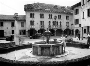 italie, veneto, belluno, piazza santo stefano, 1940