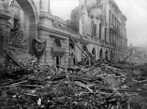 italie, sicile, tremblement de terre de messine, partie du théâtre maritime détruite, 1908