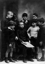 florence, enfant aveugle à la lecture de gennariello à l'istituto casa dei ciechi, 1910 1920