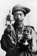 asie, chine, portrait d'un homme tibétain, 1920 1930
