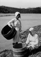 japon, deux ama, pêcheurs d'huîtres perlières, 1920 1930