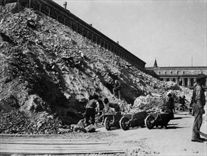 italie, venise, venise, piazza san marco, déblaiement des décombres après l'effondrement du clocher, 1902