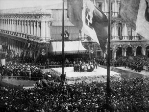 italie, venise, venise, piazza san marco in venice, pose de la première pierre pour la reconstruction du clocher, 25 avril 1903