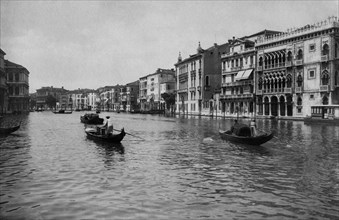 italie, veneto, venise, vue du grand canal avec la cà d'oro à venise, 1900 1910