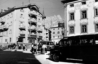 italia, veneto, cortina d'ampezzo, l'hotel della posta, 1950