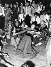 italia, trentino, cortina d'ampezzo, serata tzigana al monkey club, 1960