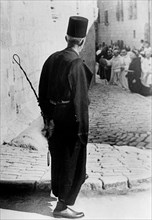 medio oriente, palestina, una guardia maomettana a gerusalemme, 1941