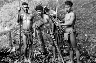asia, malesia, indigeni pakai a caccia, 1942