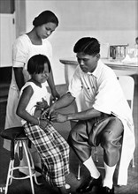 siam, thailandia, bangkok, vaccinazione antirabbia presso il saovabha memorial institute, 1920 1930