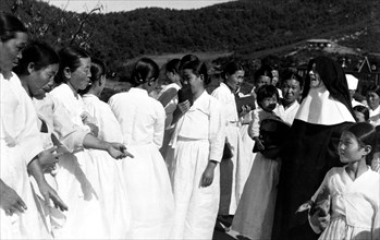 japon, tokyo, groupe de catholiques japonais, 1940 1950