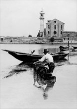 italia, venezia, pescatore di gamberi, 1900 1910