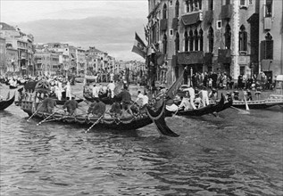 italie, venise, régate historique sur le grand canal, années 1920 1930