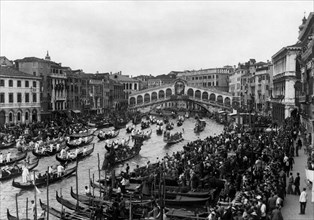 italia, venezia, regata storica nel canal grande, 1920 1930