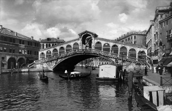italia, venezia, il ponte di rialto sul canal grande, 1900 1910