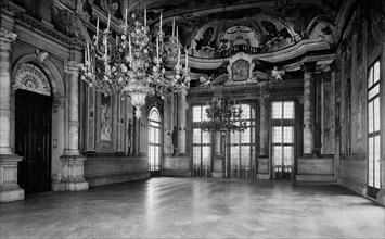 italia, venezia, salone d'onore di palazzo rezzonico, 1920 1930