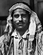 asie, inde, bombay, portrait d'un homme, 1954