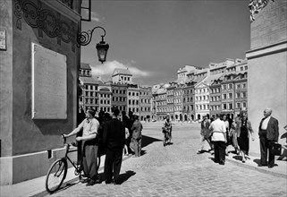 europa; polonia, varsavia, piazza del mercato, 1956