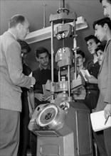 asia, iraq, dimostrazione scientifica, 1957