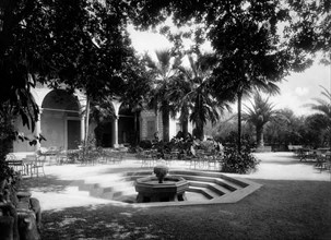 italie, toscane, montecatini terme, le jardin de l'établissement "torretta", 1920 1930