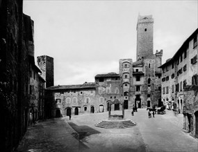italia, toscana, siena, san giminiano, veduta della piazza, 1900 1910