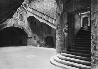 europe, italie, toscane, poppi, intérieur du château des comtes guidi, 1910 1920