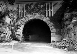lazio, la via dei laghi près de nemi, entrée du tunnel, 1920 1930