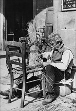 italia, toscana, firenze, ritratto di impagliatore di sedie, 1910 1920