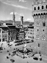 italia, toscana, firenze, veduta di piazza della signoria, 1961