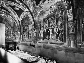 europe, italie, toscane, sienne, fresques de l'hôpital de santa maria della scala, 1965