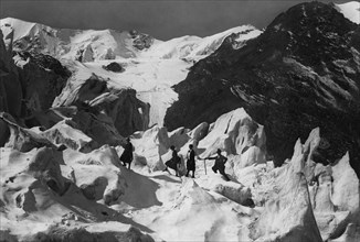 europa, italia, trentino alto adige, esploratori sul monte ortles, 1920