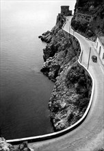 campanie, tronçon de route amalfitano près d'atrani, 1955