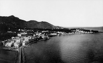 campanie, île d'ischia, vue du château, 1920 1930