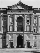 italie, campanie, caserta, palais royal de caserta, entrée, 1910