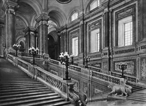 italie, campanie, caserta, palais royal de caserta, escalier et partie du vestibule, 1910