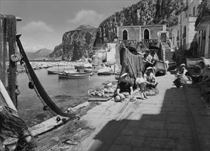 italie, campanie, île de capri, marina piccola, 1930 1940