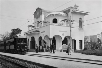 italie, campanie, naples, portici bellavista, une gare du chemin de fer circumvesuviana, 1930