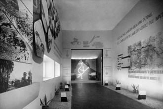 italia, campania, napoli, triennale d'oltremare, una sala espositiva della mostra terre italiane, 1940