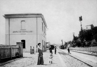 italia, campania, stazione di arpaise ceppaloni, 1910
