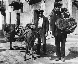 italie, sicile, palerme, vendeur ambulant de balais, 1930 1940