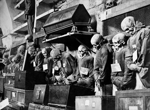 italie, sicile, palerme, un détail des catacombes des Capucins, années 1920