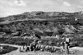 europa, italia, sicilia, agrigento, panorama della città dal tempio di giove, 1930