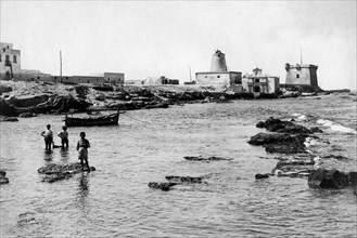 italie, sicile, trapani, plage de viale carolina et la tour lignè, 1900 1910