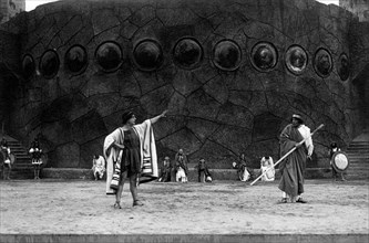 italia, sicilia, siracusa, rappresentazione di antigone di sofocle, 1924