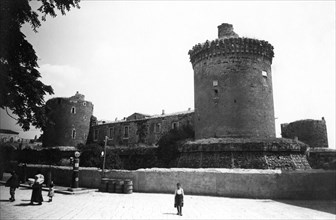 italie, basilicate, venosa, le château aragonais, 1930
